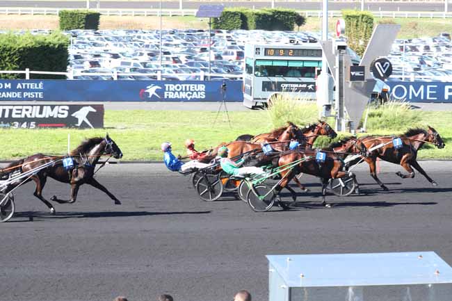 Photo d'arrivée de la course pmu CRITERIUM DES 3 ANS à PARIS-VINCENNES le Samedi 12 septembre 2026