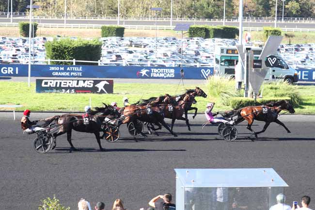 Photo d'arrivée de la course pmu CRITERIUM DES 4 ANS à PARIS-VINCENNES le Samedi 12 septembre 2026