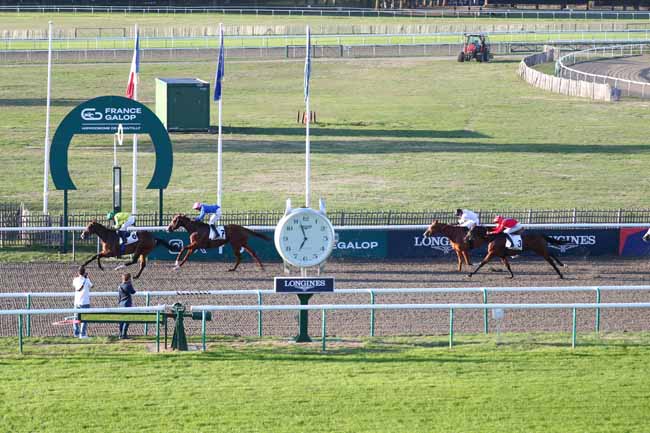 Photo d'arrivée de la course pmu PRIX DE CHAUMONT à CHANTILLY le Lundi 14 septembre 2026