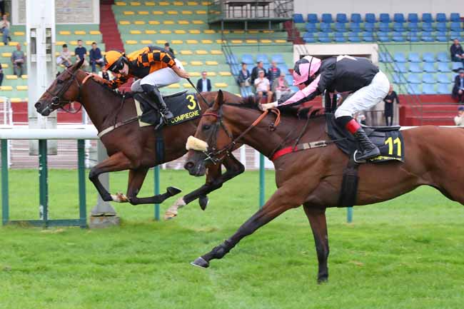 Photo d'arrivée de la course pmu PRIX BAY ARCHER à COMPIEGNE le Mercredi 30 septembre 2026