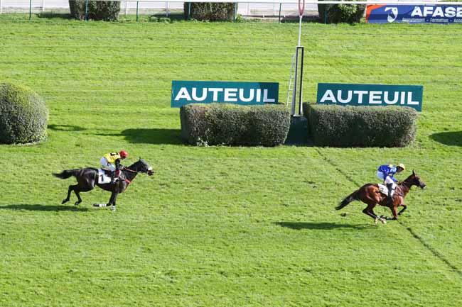 Photo d'arrivée de la course pmu PRIX FEZENSAC à AUTEUIL le Jeudi 1 octobre 2026
