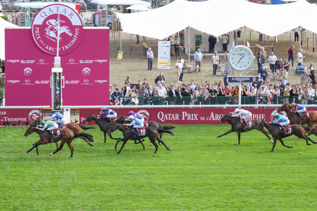 Photo d'arrivée de la course pmu QATAR PRIX MARCEL BOUSSAC - CRITERIUM DES POULICHES à LONGCHAMP le Dimanche 4 octobre 2026