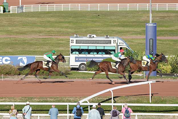 Photo d'arrivée de la course pmu PRIX DU JARDIN DU LUXEMBOURG à ENGHIEN le Lundi 5 octobre 2026