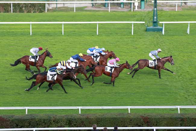 Photo d'arrivée de la course pmu PRIX DU HARAS DE LA HUME à SAINT CLOUD le Jeudi 8 octobre 2026
