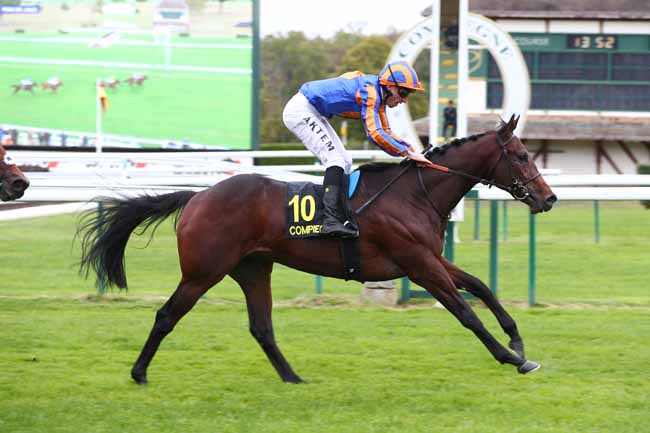 Photo d'arrivée de la course pmu PRIX DE JAUX à COMPIEGNE le Vendredi 9 octobre 2026