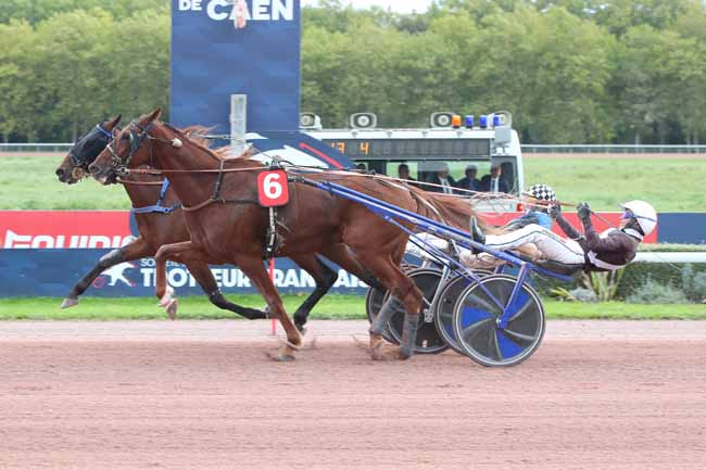 Photo d'arrivée de la course pmu PRIX DE CREULLY à CAEN le Samedi 10 octobre 2026