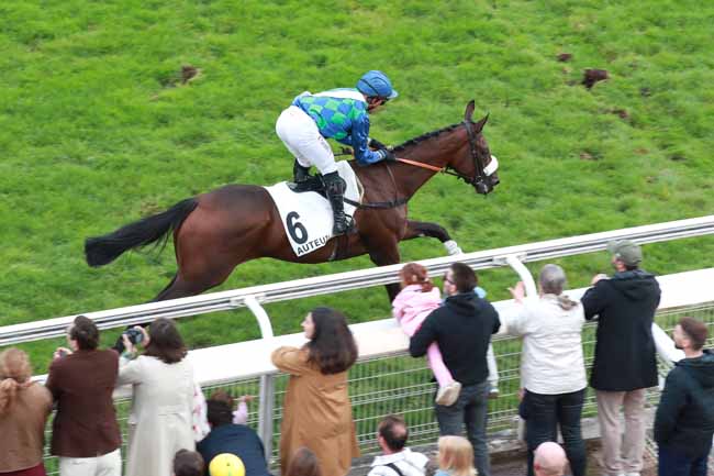 Photo d'arrivée de la course pmu PRIX GEORGES DE TALHOUET-ROY à AUTEUIL le Dimanche 11 octobre 2026