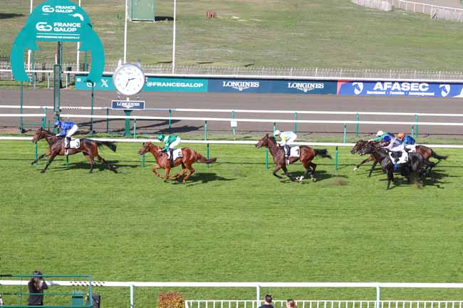 Photo d'arrivée de la course pmu PRIX DE SAINT-DESIR à CHANTILLY le Jeudi 15 octobre 2026