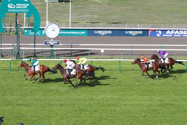 Photo d'arrivée de la course pmu PRIX D'HOTOT-EN-AUGE à CHANTILLY le Jeudi 15 octobre 2026
