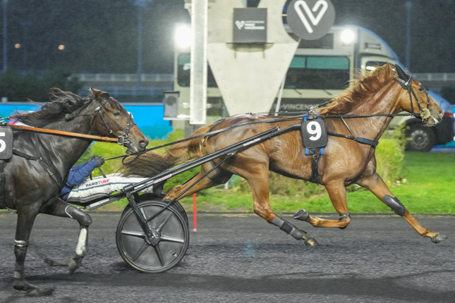 Photo d'arrivée de la course pmu PRIX MARCEL DEJEAN à PARIS-VINCENNES le Vendredi 16 octobre 2026