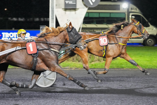 Photo d'arrivée de la course pmu PRIX GUDRUN à PARIS-VINCENNES le Vendredi 16 octobre 2026
