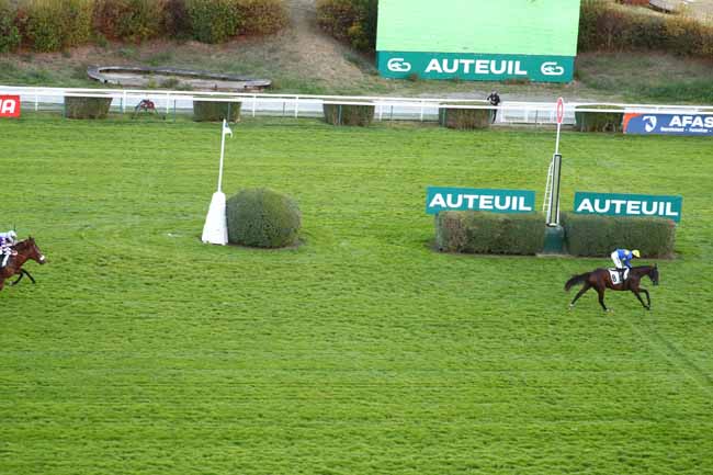 Photo d'arrivée de la course pmu PRIX FERDINAND RIANT à AUTEUIL le Samedi 17 octobre 2026