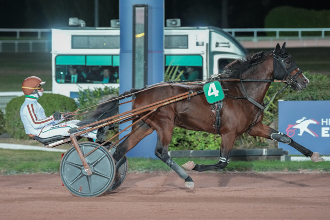 Photo d'arrivée de la course pmu PRIX DE LA COTE D'OR à ENGHIEN le Samedi 17 octobre 2026