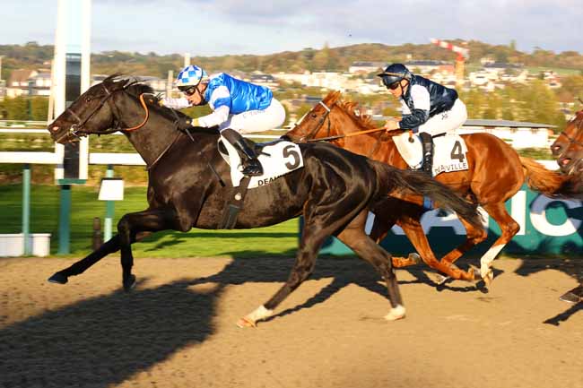 Photo d'arrivée de la course pmu PRIX DE LA FORET D'ECOUVES à DEAUVILLE le Lundi 19 octobre 2026
