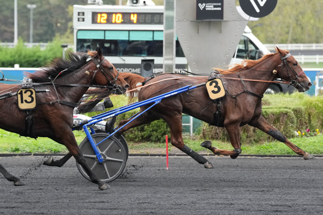 Photo d'arrivée de la course pmu PRIX D'AUVERGNE à PARIS-VINCENNES le Mardi 20 octobre 2026