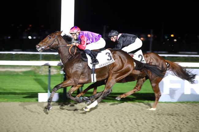 Photo d'arrivée de la course pmu PRIX DE PUTANGES à DEAUVILLE le Jeudi 22 octobre 2026