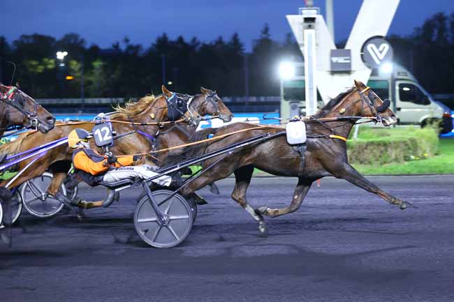 Photo d'arrivée de la course pmu PRIX JUNO à PARIS-VINCENNES le Vendredi 23 octobre 2026
