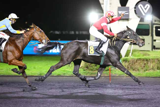 Photo d'arrivée de la course pmu PRIX LETO à PARIS-VINCENNES le Vendredi 23 octobre 2026