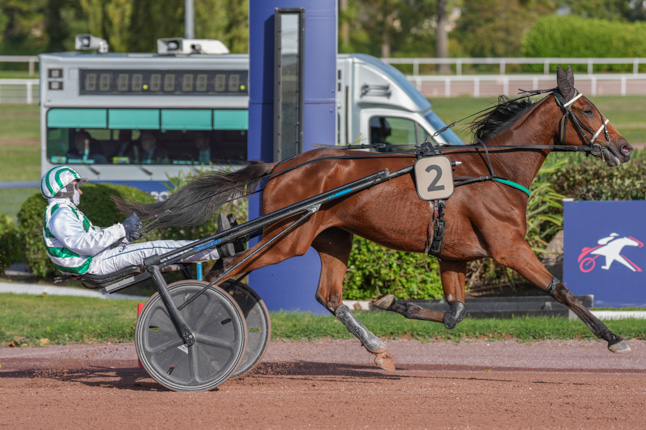 Photo d'arrivée de la course pmu PRIX DU BAS-RHIN à ENGHIEN le Dimanche 25 octobre 2026