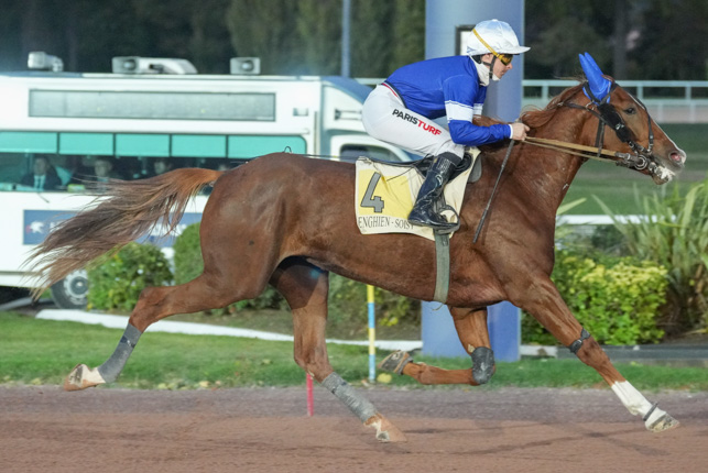 Photo d'arrivée de la course pmu PRIX QUADRILLE à ENGHIEN le Dimanche 25 octobre 2026