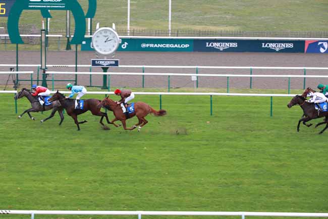 Photo d'arrivée de la course pmu DARLEY PRIX DES RESERVOIRS à CHANTILLY le Lundi 26 octobre 2026
