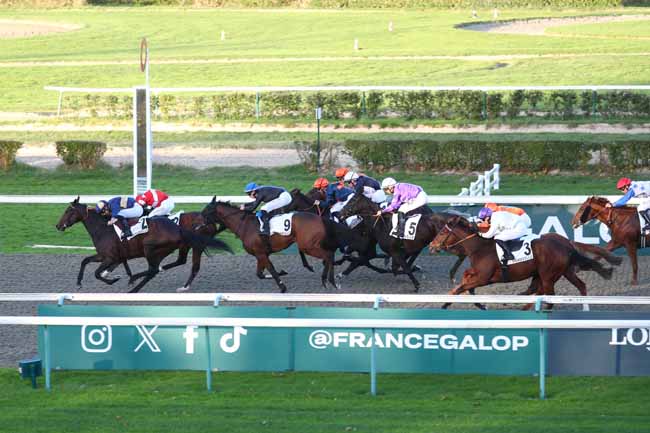 Photo d'arrivée de la course pmu PRIX GOLD BEACH à DEAUVILLE le Mardi 27 octobre 2026
