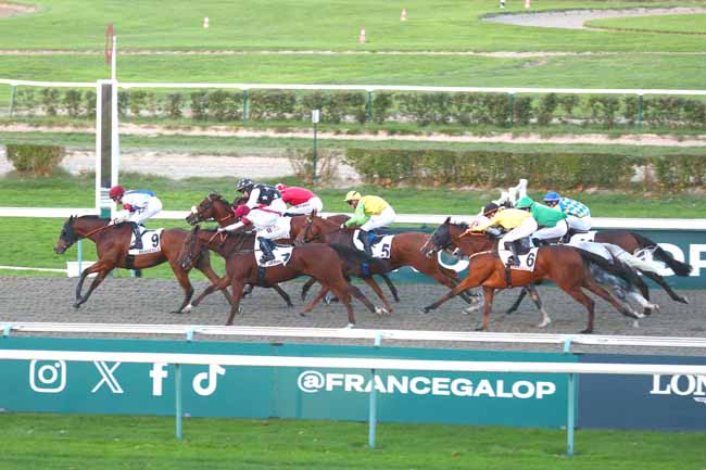 Photo d'arrivée de la course pmu PRIX JUNO BEACH à DEAUVILLE le Mardi 27 octobre 2026