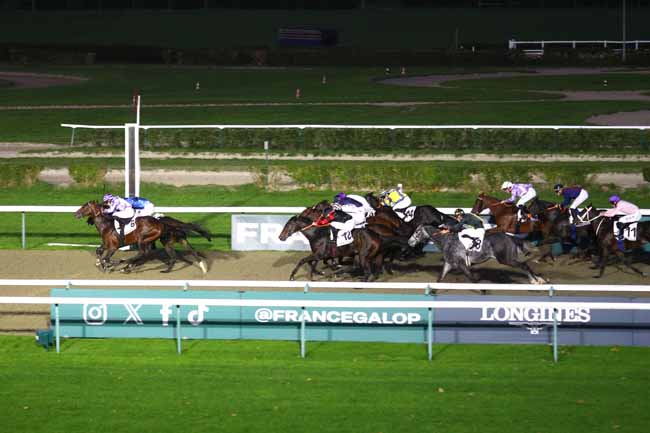 Photo d'arrivée de la course pmu PRIX OMAHA BEACH à DEAUVILLE le Mardi 27 octobre 2026