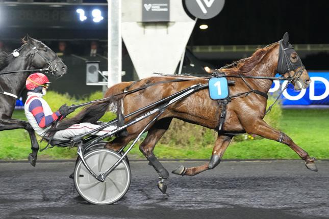 Photo d'arrivée de la course pmu PRIX POSIDONIUS à PARIS-VINCENNES le Mardi 27 octobre 2026