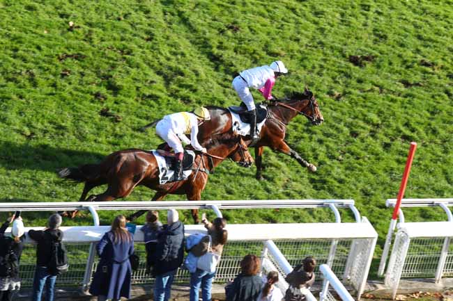 Photo d'arrivée de la course pmu PRIX CAP à AUTEUIL le Mercredi 28 octobre 2026