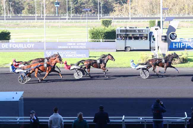Photo d'arrivée de la course pmu PRIX DE FOUILLOY à PARIS-VINCENNES le Jeudi 29 octobre 2026