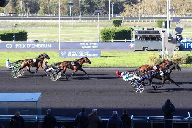 Photo d'arrivée de la course pmu PRIX D'EMBRUN à PARIS-VINCENNES le Jeudi 29 octobre 2026