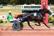 La photo de Kira Bo Face Arrivée Prix de Vouvray à Enghien
