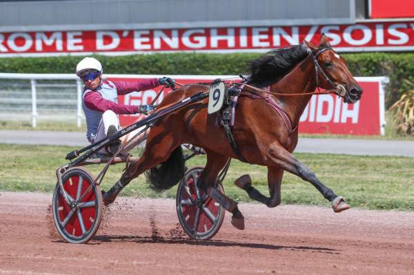 La photo de Melody Cool 