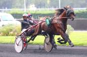 La photo de Kataki De Wallis Arrivée Pmu Prix Gaston Brunet - Critérium des 4-ans Q4 à Vincennes