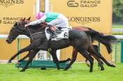 La photo de Maintain arrivée pmu Prix de La Chapelle à Longchamp