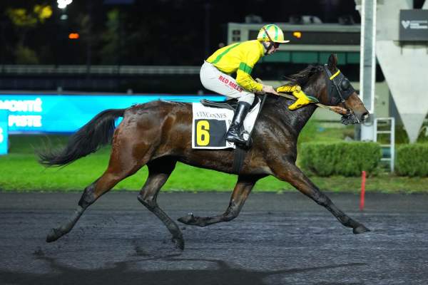 La photo de Gaillarde Queray arrivée pmu Prix Philagoria à Vincennes