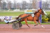 La photo de Kingman Delo arrivée pmu Prix du pont d'Iena à Enghien-Soisy