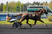 La photo de Inoa De Somoza arrivée pmu Prix Bavaria à Paris-Vincennes
