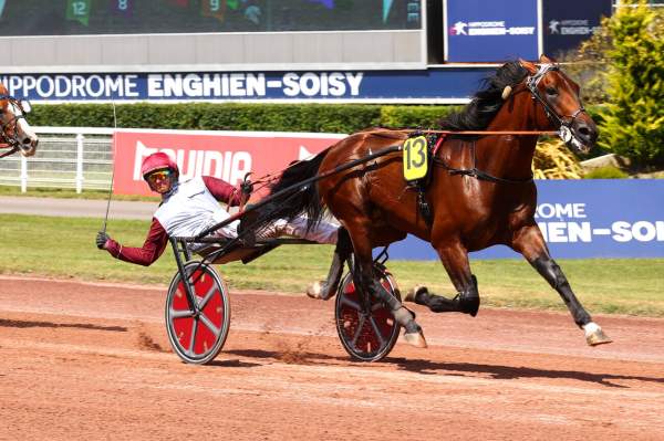 La photo de Koctel Du Dain arrivée Quinté+ pmu Prix Jean-Luc Lagardère (Gr.II) à Enghien-Soisy