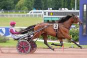 La photo de Normandie Niemen arrivée pmu Prix de Bezons à Enghien-Soisy