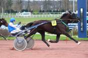 La photo de Faharajah One arrivée pmu Prix de Nanterre à Enghien