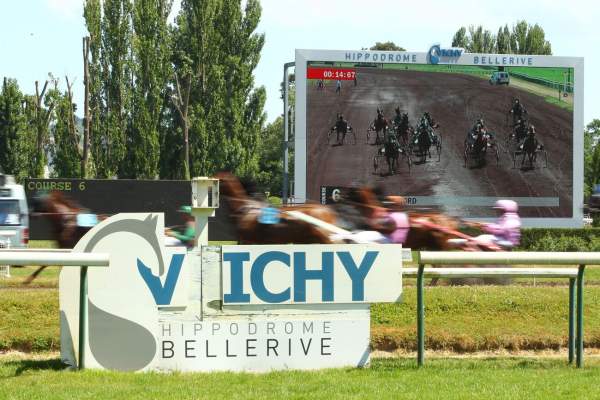 La photo de Hippodrome De Vichy 