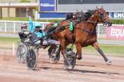 La photo de Nebraska De Ginier Arrivée PMU Prix de Berlin à Enghien