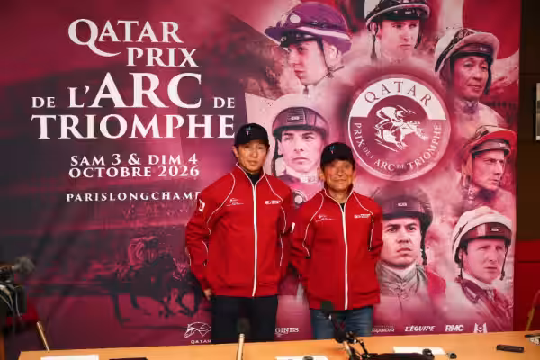 La photo de Mamoru Ishibashi et Yutaka Take Meisho Tabaru Arc de Triomphe 2026 - Mamoru Ishibashi (entraineur) et Yutaka Take (jockey)