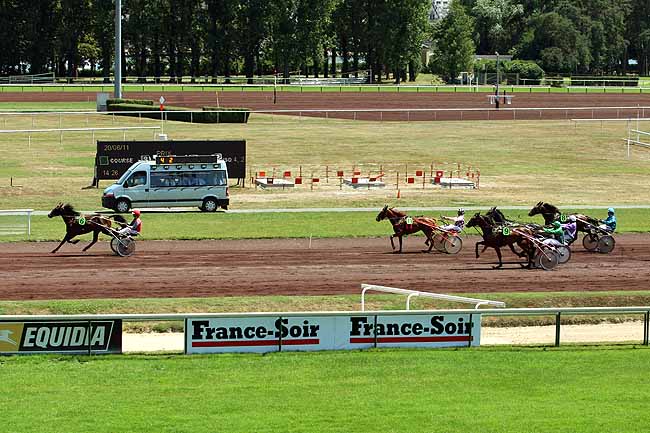 Arrivée quinté pmu PRIX D'HAUTERIVE à VICHY