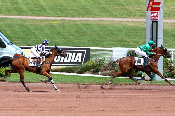 Arrivée quinté pmu PRIX DE LA PLACE VENDOME à ENGHIEN