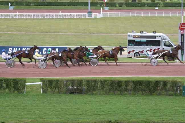 Arrivée quinté pmu PRIX DU PALAIS DE CHAILLOT à ENGHIEN