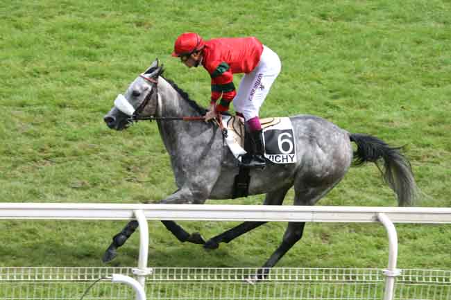 Arrivée quinté pmu PRIX REVERDY NUTRITION EQUINE (PRIX DU VERNET) à VICHY
