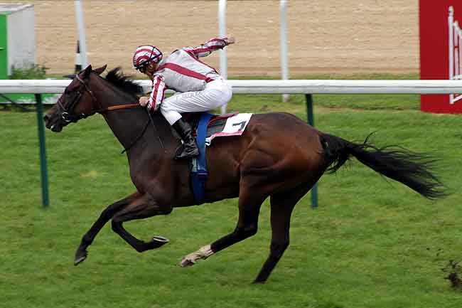 Arrivée quinté pmu LUCIEN BARRIERE GRAND PRIX DE DEAUVILLE à DEAUVILLE